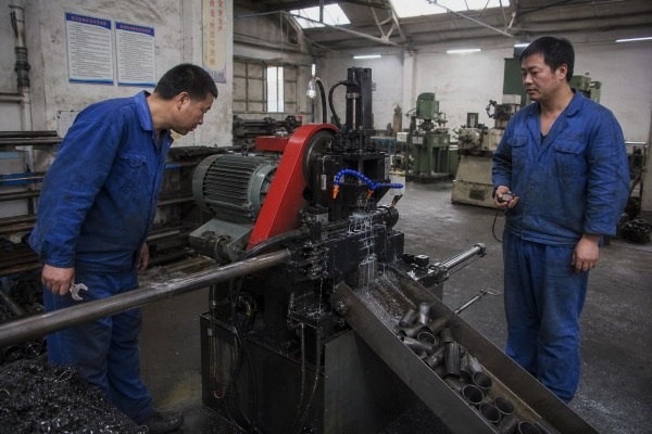 Automatic pipe cutting machine tool-change efficiency impact on production output (ID#1)
