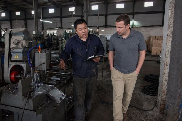Guide to verifying pipe cutting machine supplier factory qualifications and production capacity (ID#1)